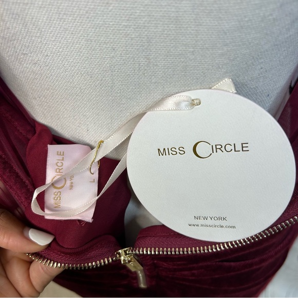 Miss Circle Irisa Burgundy Draping Off Shoulder Corset Dress size Large - Picture 11 of 12